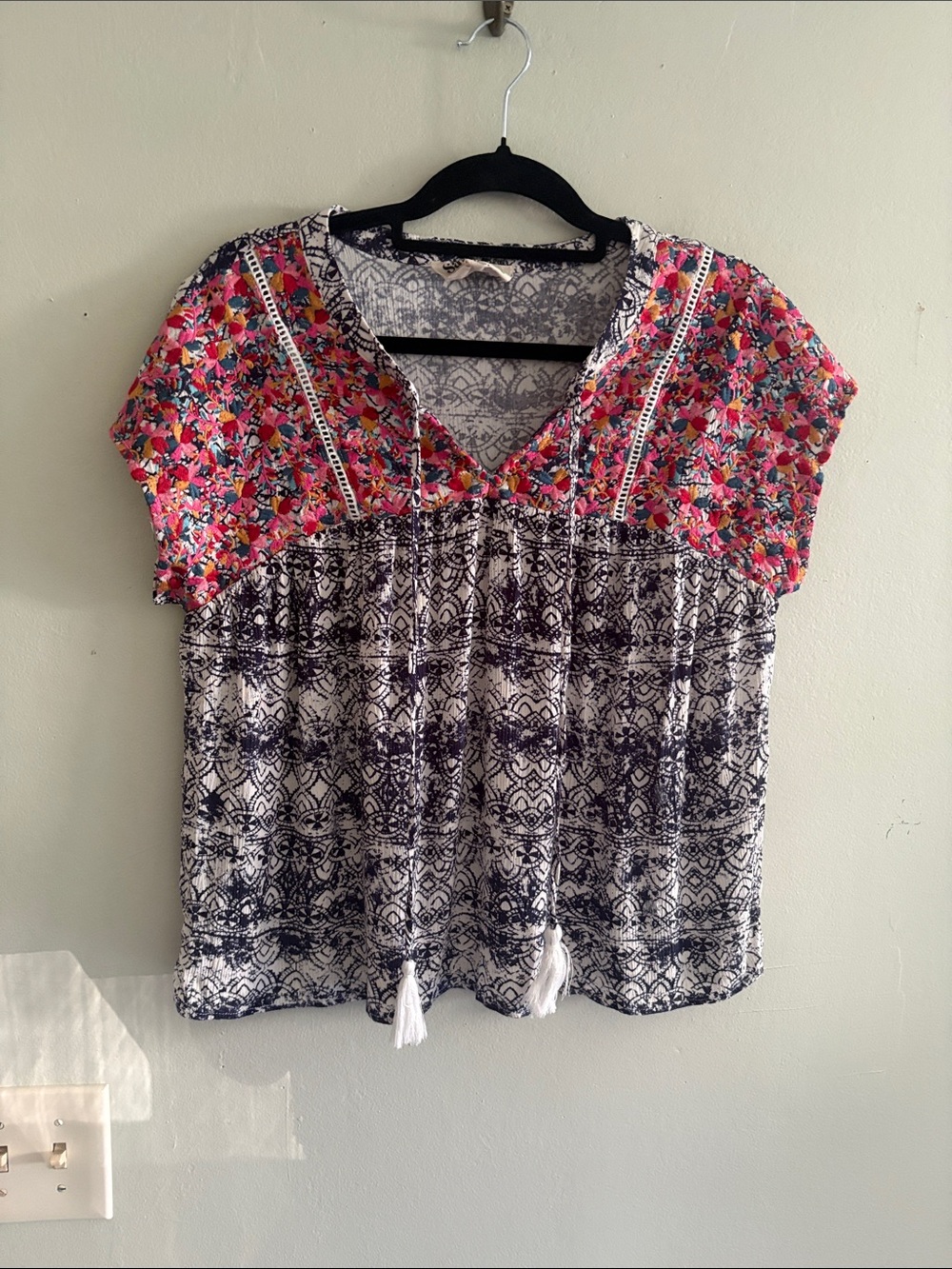 Savanna Jane embroidered short sleeve blouse M
